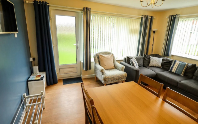 8 Royal Chalet Park