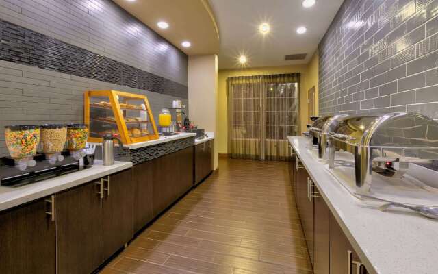 La Quinta Inn & Suites by Wyndham Clinton Historic Route 66