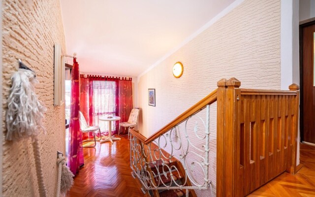 Stunning Home in Maslenica - Jasenice With 5 Bedrooms and Wifi
