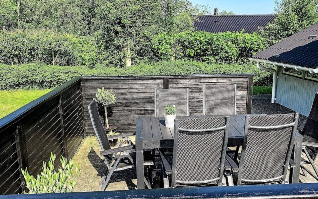 6 Person Holiday Home in Hemmet