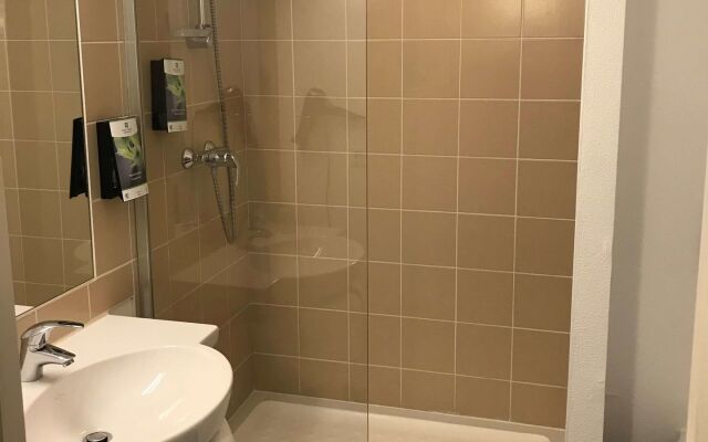 Sure Hotel by Best Western Saint-Amand-Les-Eaux