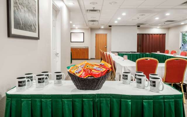 Country Inn & Suites by Radisson, Cookeville, TN