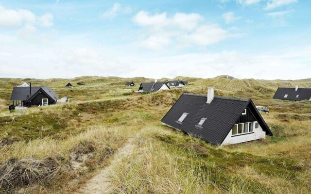 Peaceful Holiday Home With Roofed Terrace in Ringkøbing