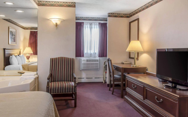 Quality Inn Breeze Manor