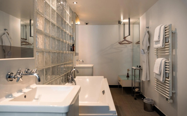 Kube Hotel Paris