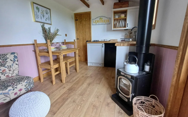 The Heartwood - Luxury Cabin Near York