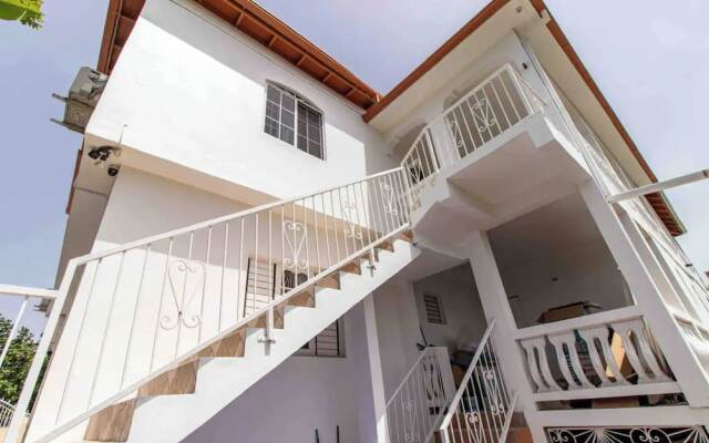 Runaway Bay Gem Villa