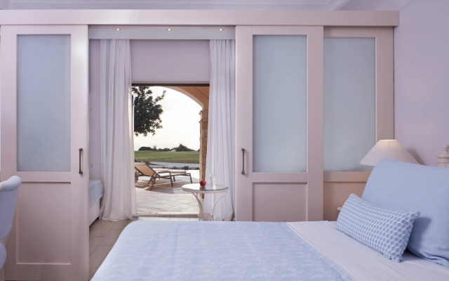 Aphrodite Hills Hotel