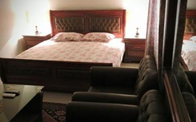 Jannat Guest House