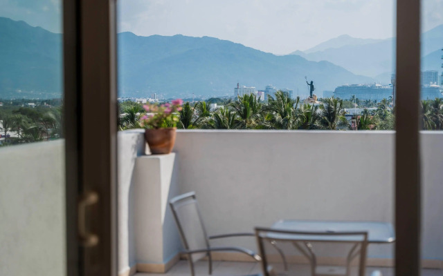 Comfort Inn Puerto Vallarta Golfside & Marina