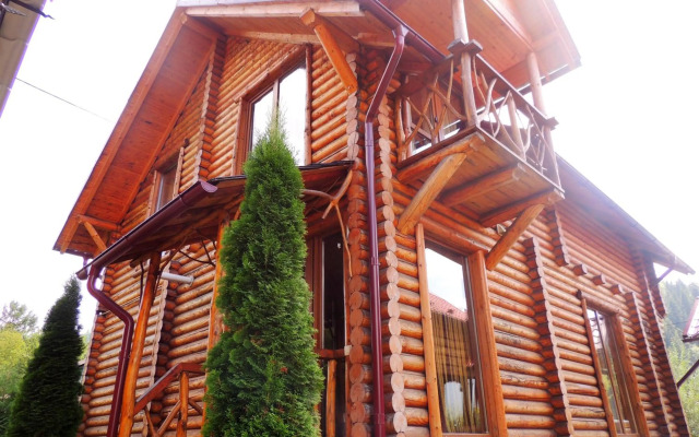 "Обійми гір"Котеджі