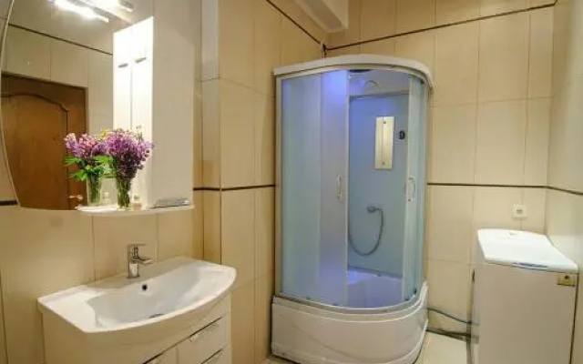 Apartment on brativ Rohatyntsiv 3