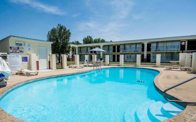 Econo Lodge Andalusia