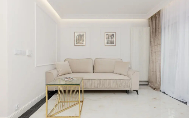 Glamour Studio by Renters Prestige