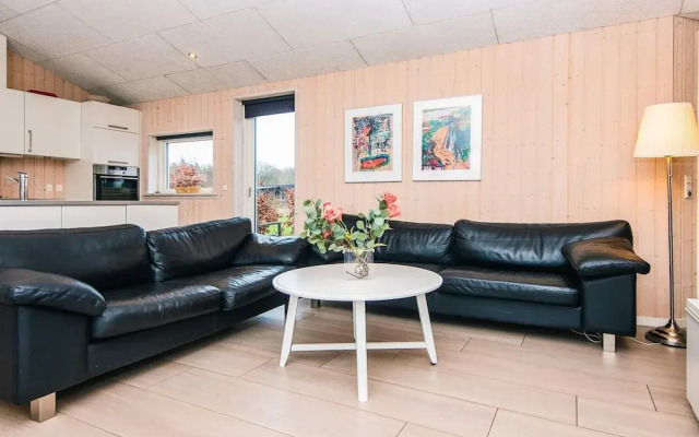 10 Person Holiday Home in Glesborg-by Traum