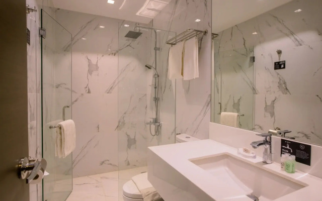 The Henry Hotel Roost Bacolod