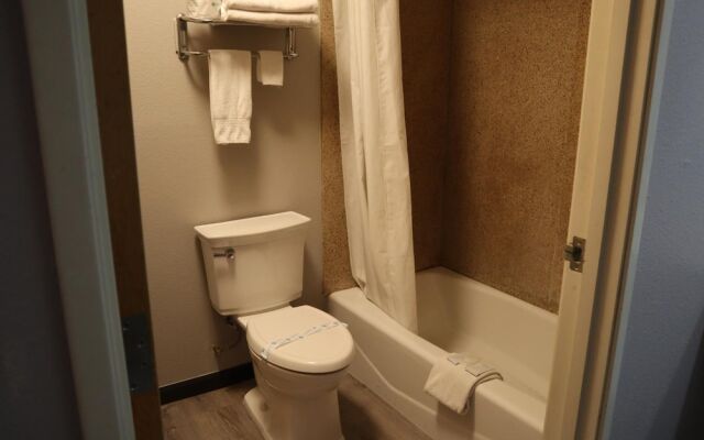 Express Inn & Suites
