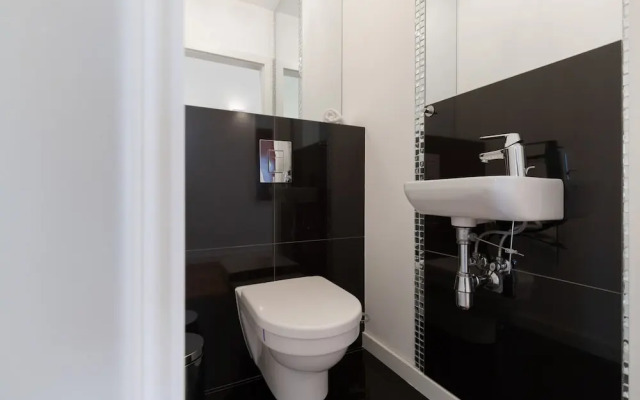LUX Warsaw Apartment by Renters