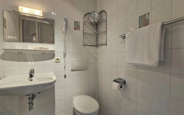 Pension Weiße Rose I Frühstück Parkplatz