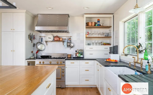 Beautiful Custom Lake House