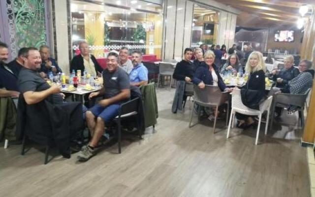 Hotel Hadaik Ain Asserdoune