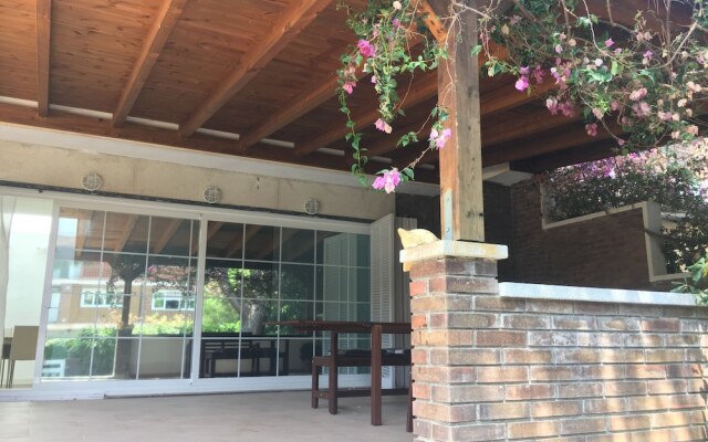 Kahakai Beach Apartments
