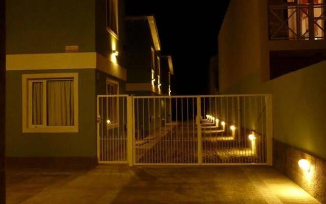 Los Juncos Apart