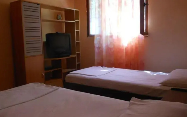 Apartments D & P
