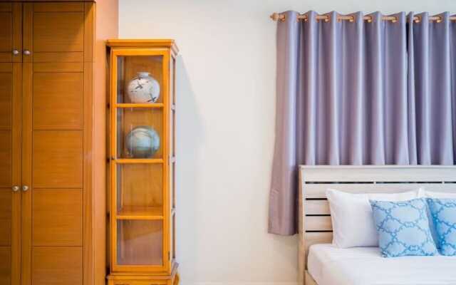 Natcha Pool Villa by Warin