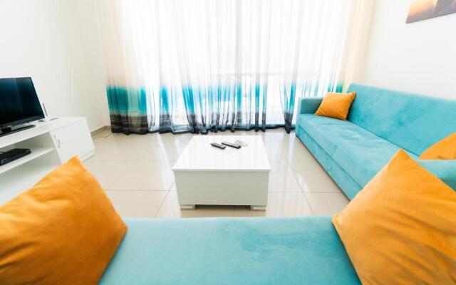 Spacious Three-Bedroom Apartment with Sea View A4