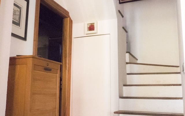 Large and Cozy Apartment on two Levels