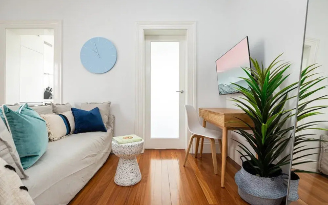 Executive Studio With Patio Near Trains