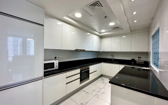 Lux BnB Amna Tower Burj Views