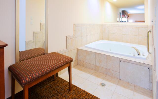 Holiday Inn Express Hotel & Suites Mount Airy, an IHG Hotel