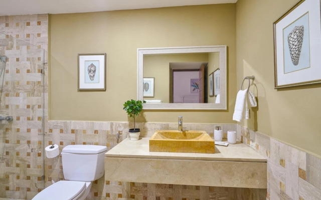 Luxury Beachfront Condo A-101