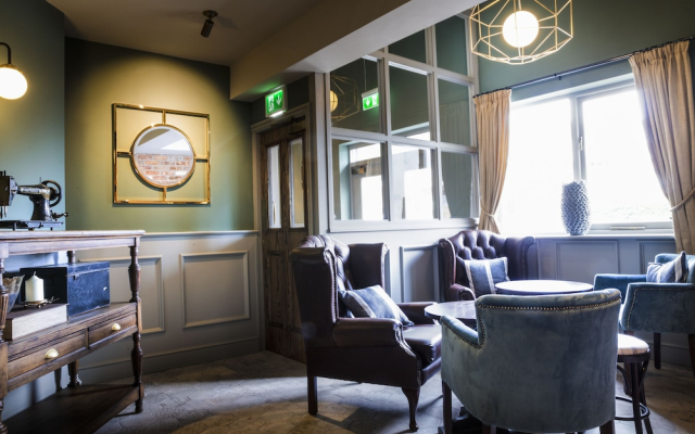 Stamford Gate Hotel
