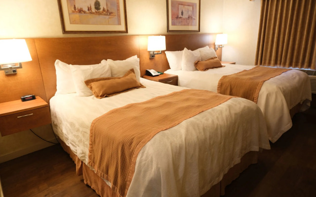 Rosslyn Inn and Suites