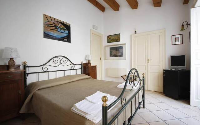 Ortigia Cameraconvista B&B