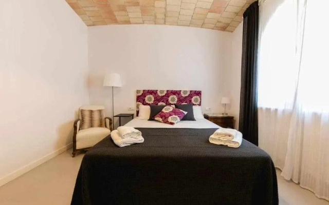 Newly renovated room w Pool y BikeParking