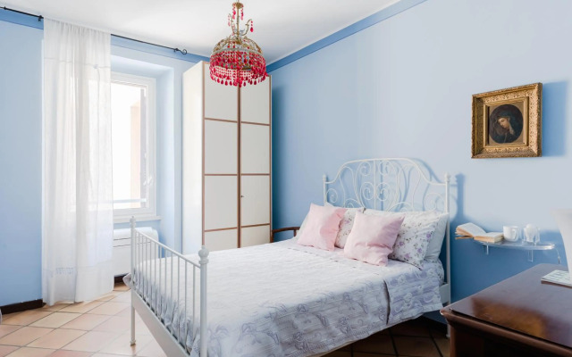 Classic apartment near the Colosseum