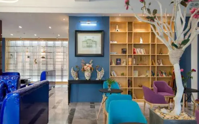 Poltton International Service Apartment