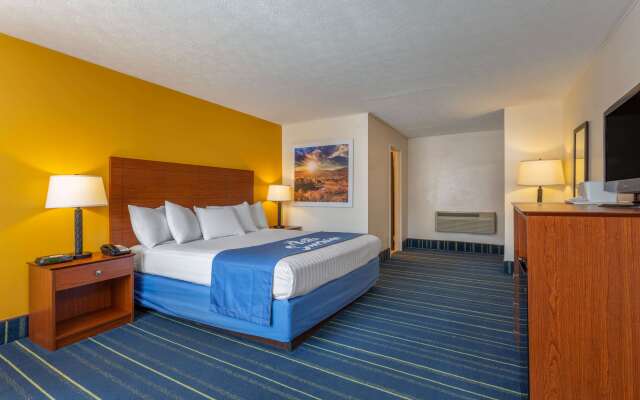 Days Inn by Wyndham Breezewood