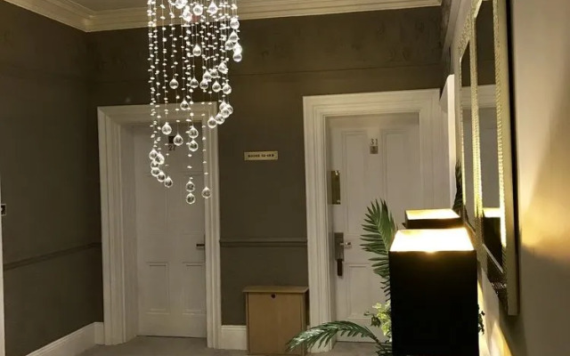Best Western Mount Sorrel Hotel