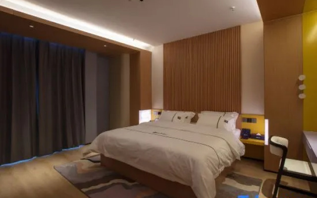 Shiqi Hotel (Jishou City Government Branch)