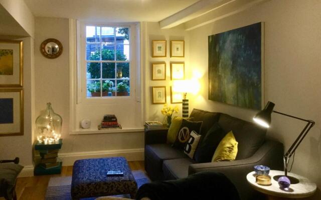 Beautiful 1BR in Historic St Aubin House