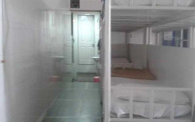 Star Dormitory - Hostel