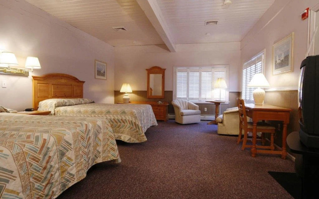 Hamilton Village Inn