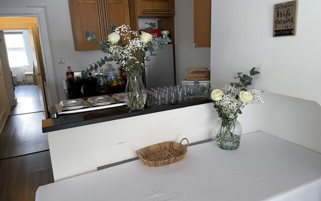 Bournemouth Holiday Let With Hot Tub & Sauna