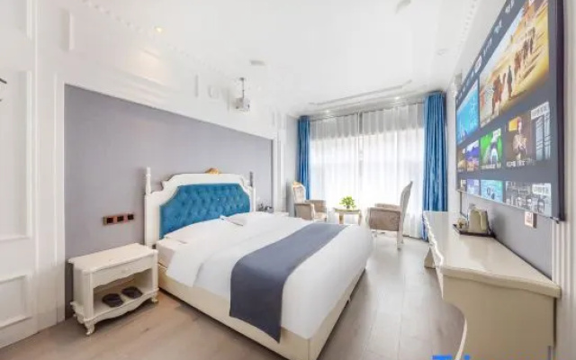 Yunshu Audio-Visual Hotel (Lanzhou Xiguan Cross Zhangye Road Pedestrian Street)