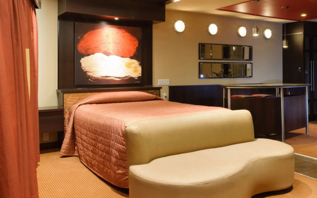 Le Chabrol Hotel & Suites